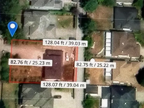 9032 156th St, Surrey, BC V3R 5Y8