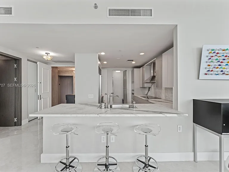 5959 Collins Ave #1201 — Photo 14