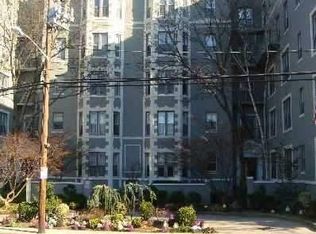 1175 E Broadway APT 2G, Hewlett, NY 11557