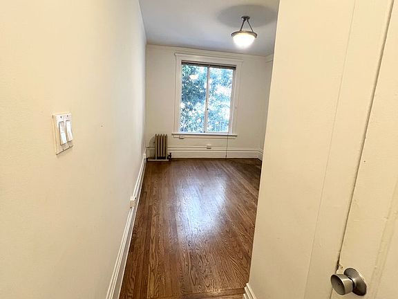 3rd image of 711 Leavenworth St #21