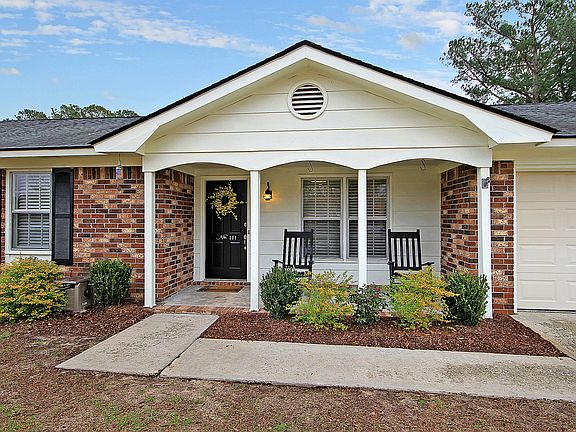 3rd image of 111 Gatehouse Dr