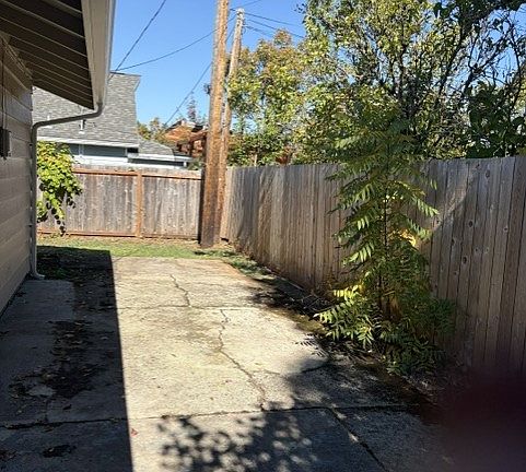2nd image of 1105 1st St