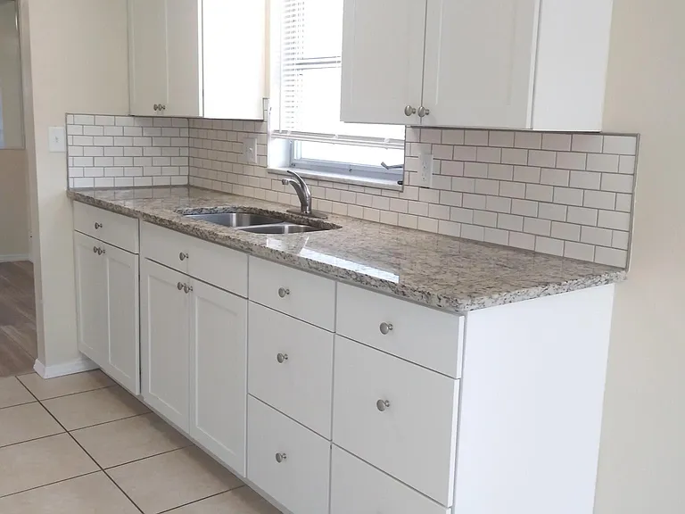 Light and bright kitchen!