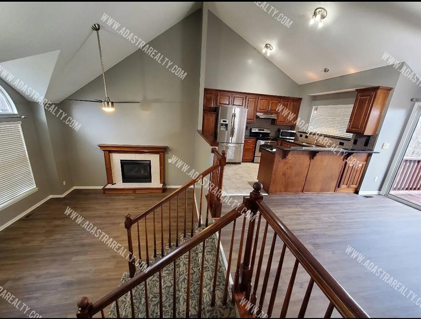 Gorgeous Olathe Home In South Hampton Subdivision-Available In September!! — Photo 4