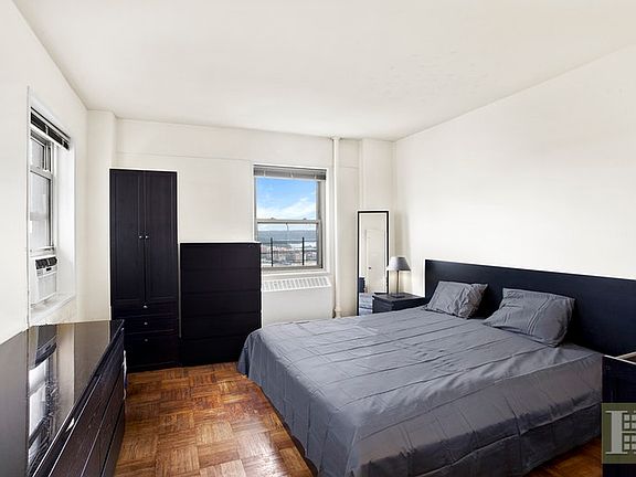 2nd image of 5 Fordham Hill Oval APT 15A