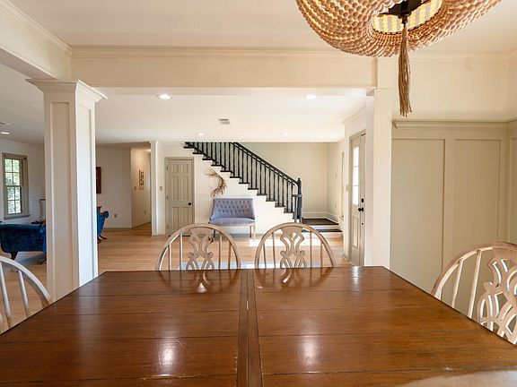 5th image of 5 White Oak Ct