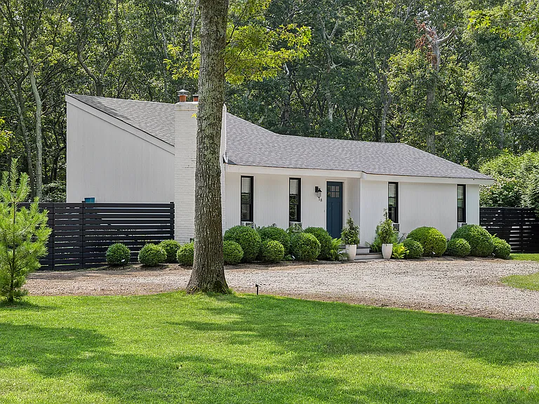 18 Manor Ln — Photo 9