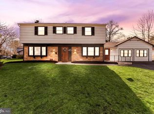 45 Tennyson Ln, Willingboro, NJ 08046
