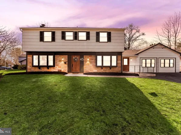 45 Tennyson Ln, Willingboro, NJ 08046