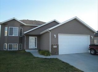 1243 38th Ave S, Moorhead, MN 56560