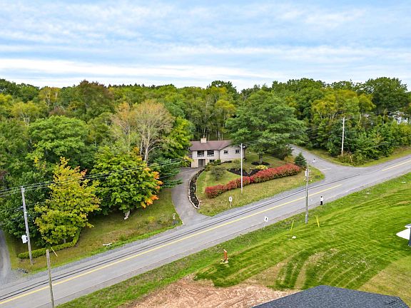 3rd image of 284 Beeches Rd