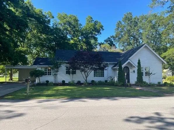 305 E 3rd St, Carlisle, AR 72024