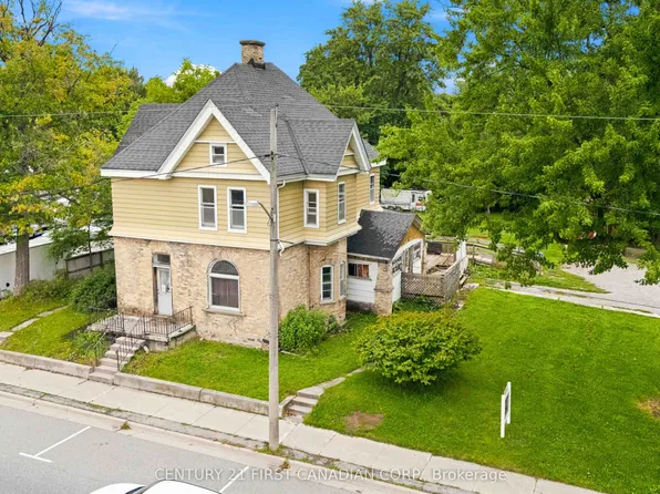 128 Main St, Lucan Biddulph, ON N0M 2J0