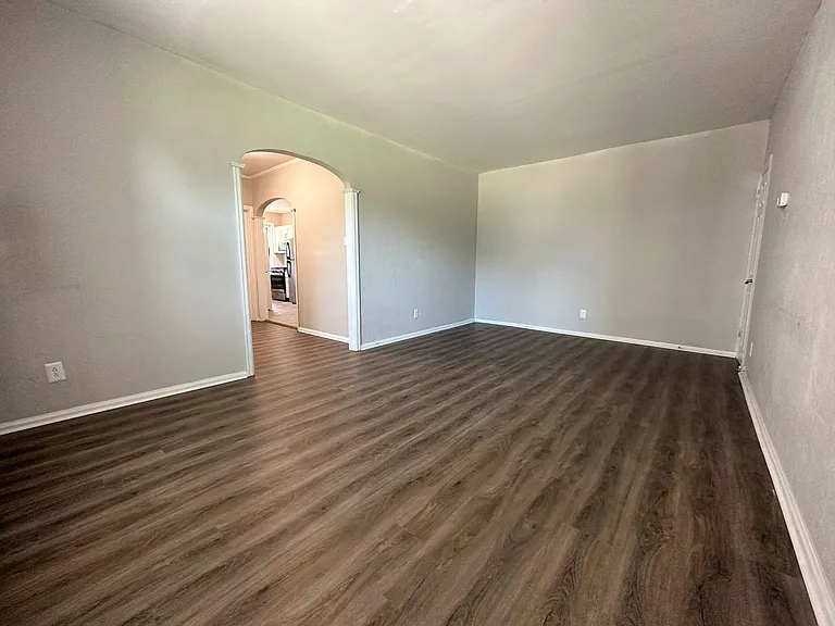 Greenside Manor — Photo 9