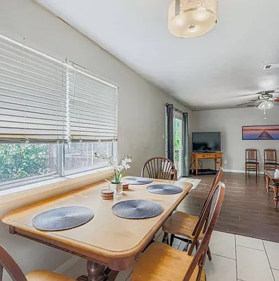 7203 Barnsdale Way — Photo 7