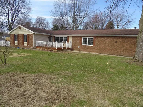 203 Veterans Ave, Blissfield, MI 49228