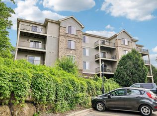 7203 Mid Town Rd APT 212, Madison, WI 53719