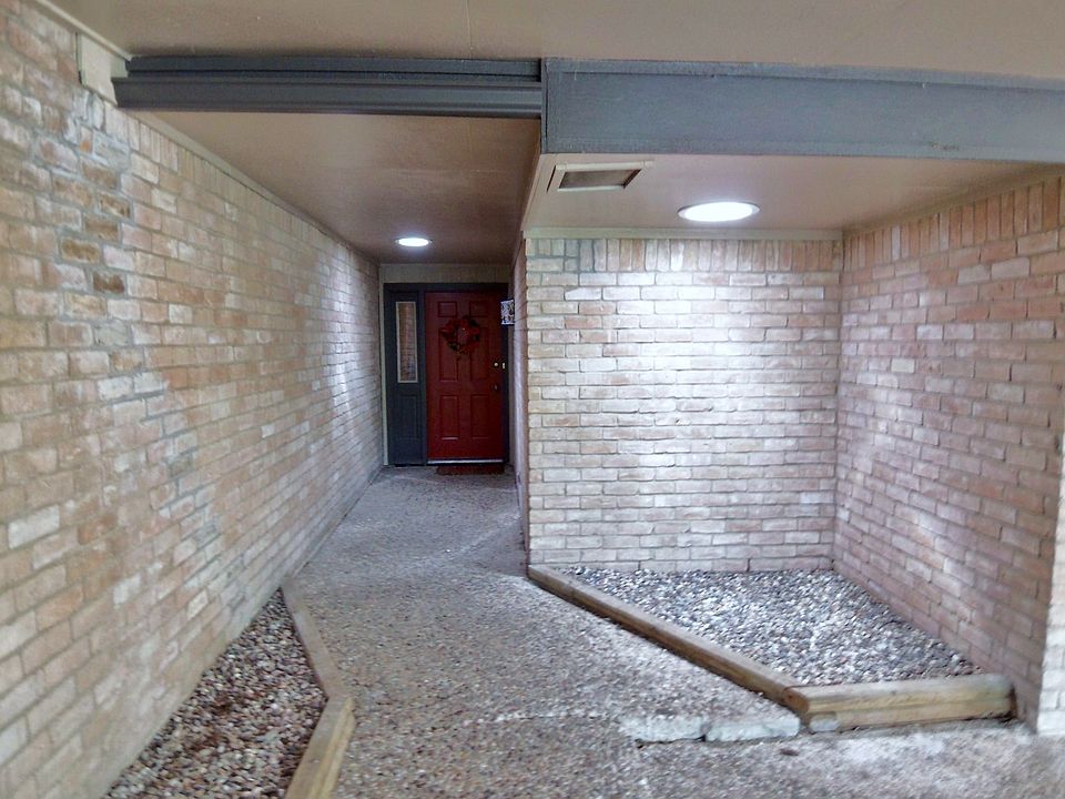 1st image of 33 Forest Dr