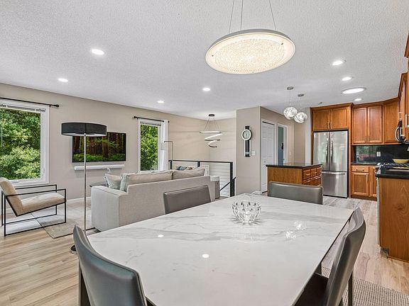 5th image of 7603 Zinnia Way