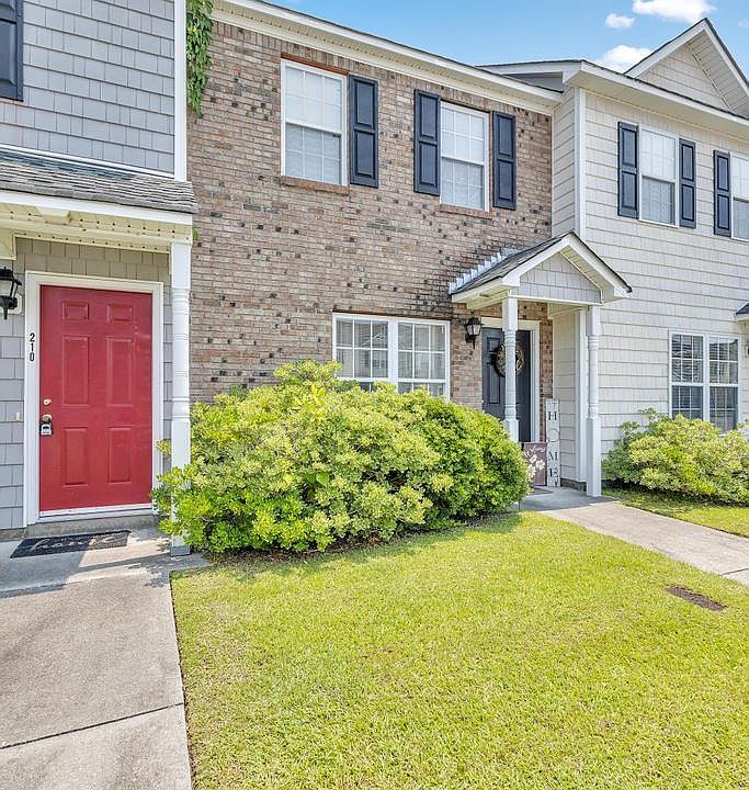 1st image of 208 Bridgewood Drive
