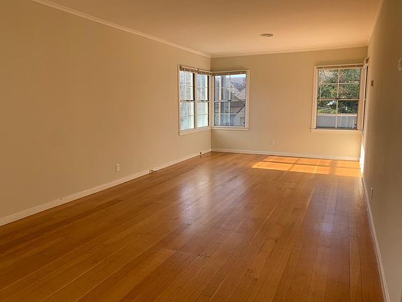 3rd image of 424 Williams Pl #6