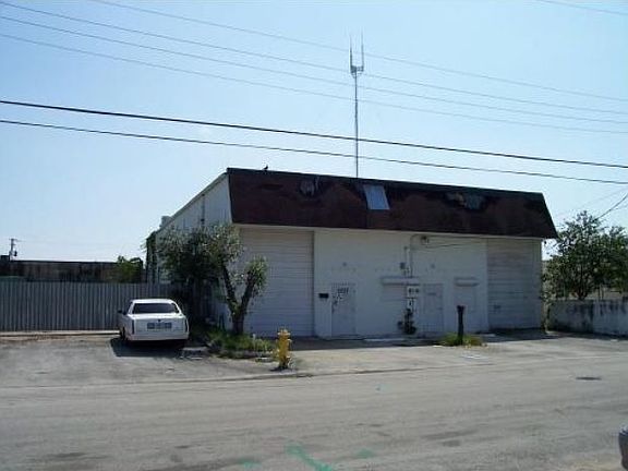 4th image of 2321 SW 56th Ter