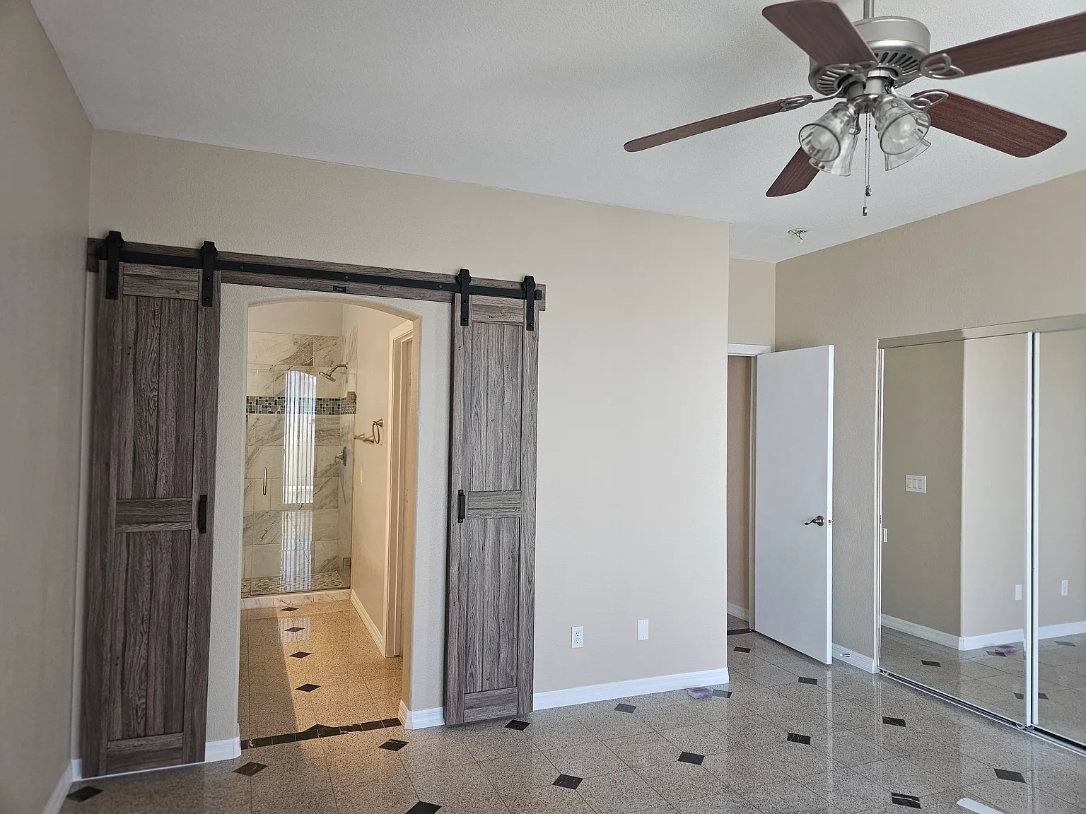 3 bed, 1264 sqft, $2,500 — Photo 3