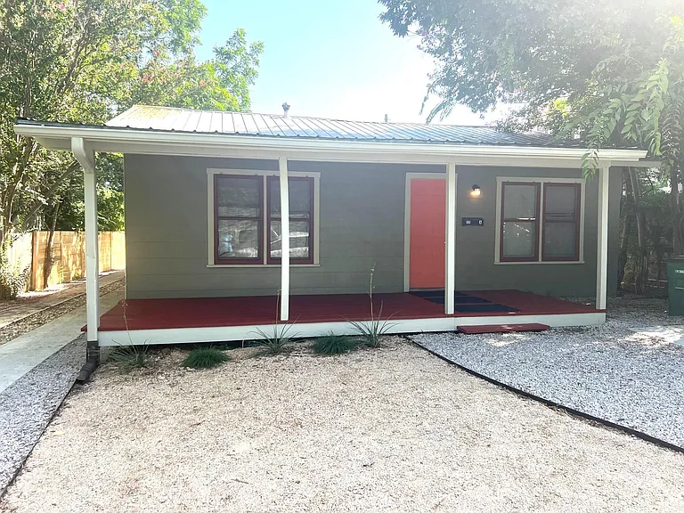705 Franklin Blvd #A — Photo 2