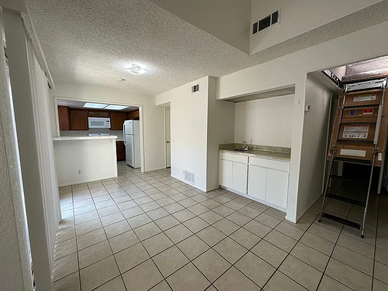 1594 Christopher Ln — Photo 12