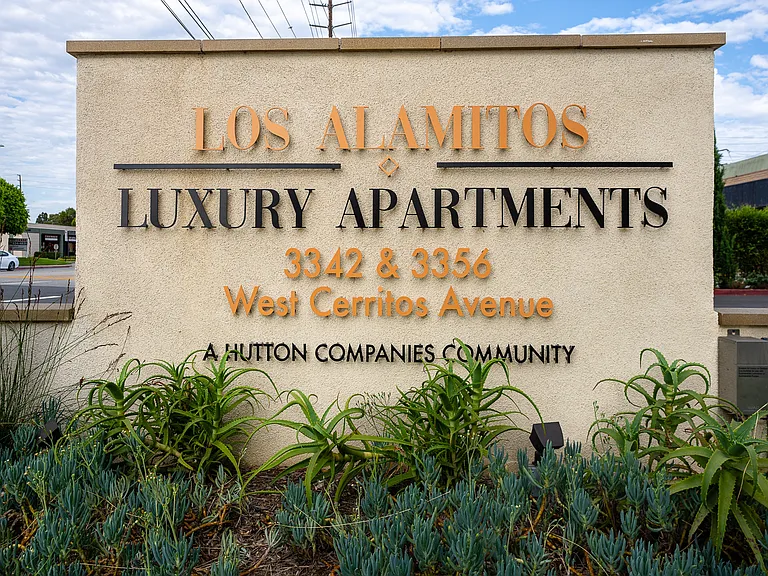 Los Alamitos Luxury Apartments — Photo 21