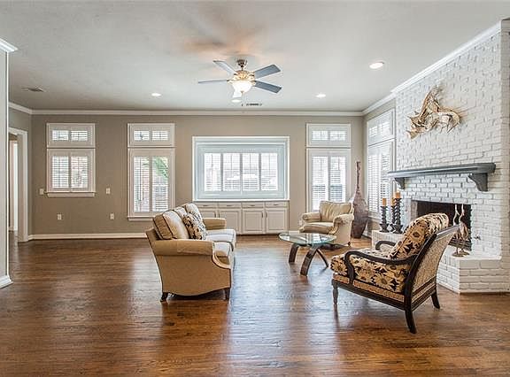 5th image of 5802 Knightsbridge Dr