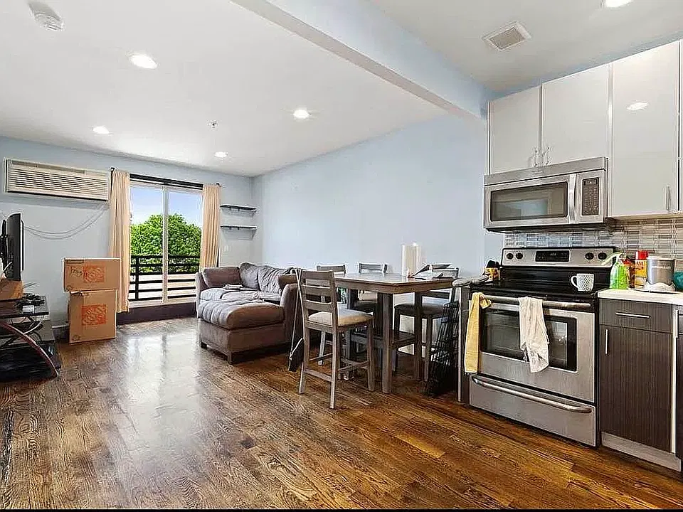 2309 Astoria Blvd #1R