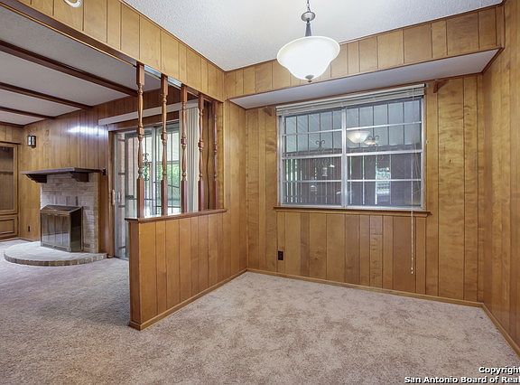 4th image of 402 Balfour Dr
