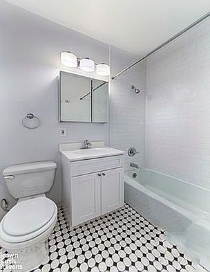 4th image of 720 Greenwich St APT 5L