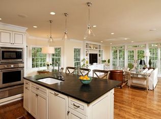 37W711 Pine Needles Ct, Batavia, IL 60510