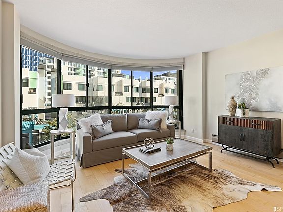 4th image of 300 3rd St APT 505