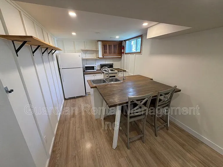 10 Elm St #2 — Photo 6
