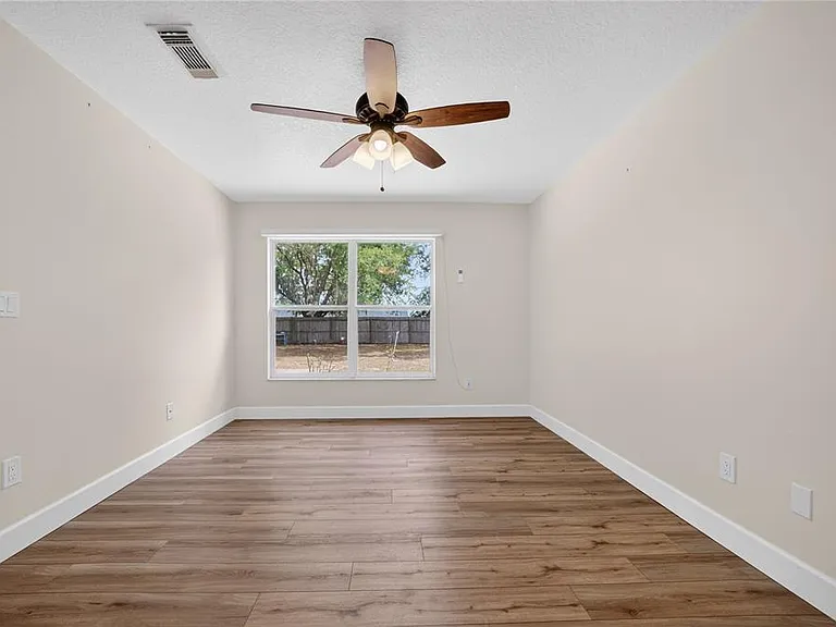 10748 Siena Dr — Photo 34
