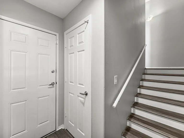2450 W Glenrosa Ave #9 — Photo 5