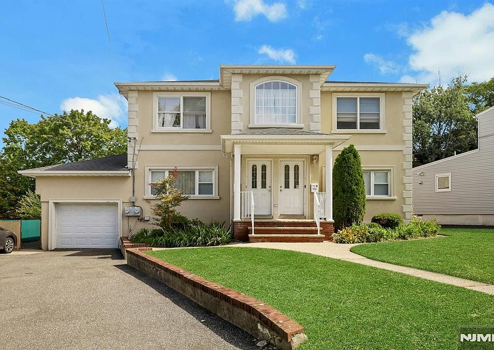 1st image of 554 Harrison Avenue