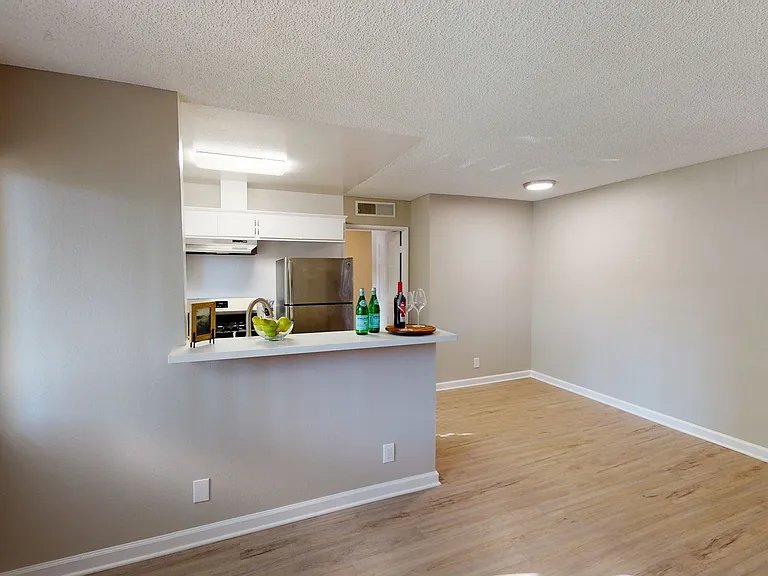 Mentone Apartments — Photo 29