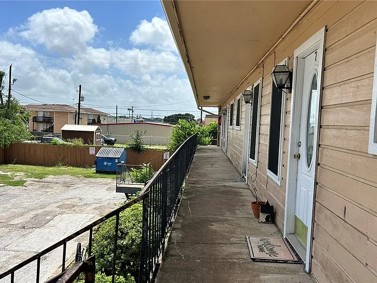 1004 Austin St #9 — Photo 21