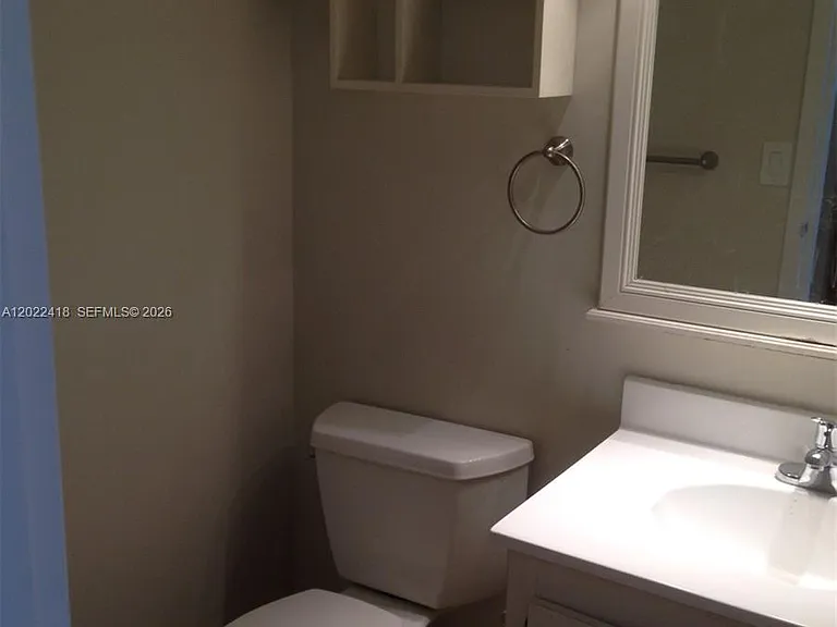 16909 N Bay Rd #520 — Photo 7