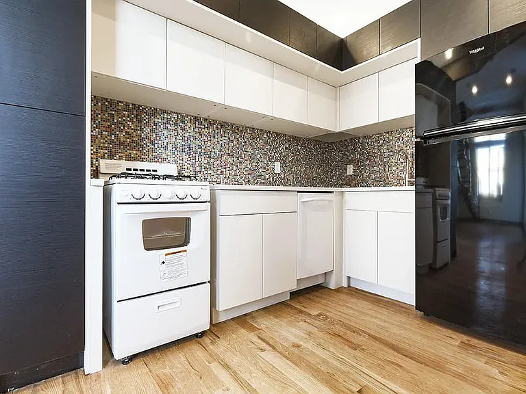846 Monroe St #3B — Photo 6