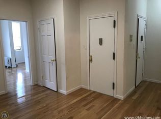 2578 Steinway St APT 1R, Astoria, NY 11103