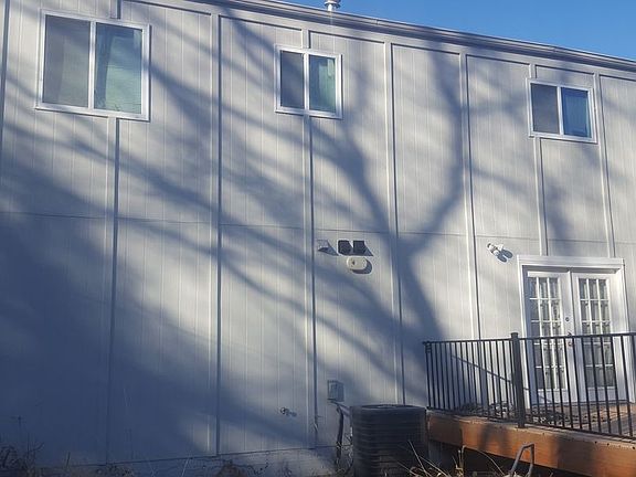 2nd image of 3521 Oliver St