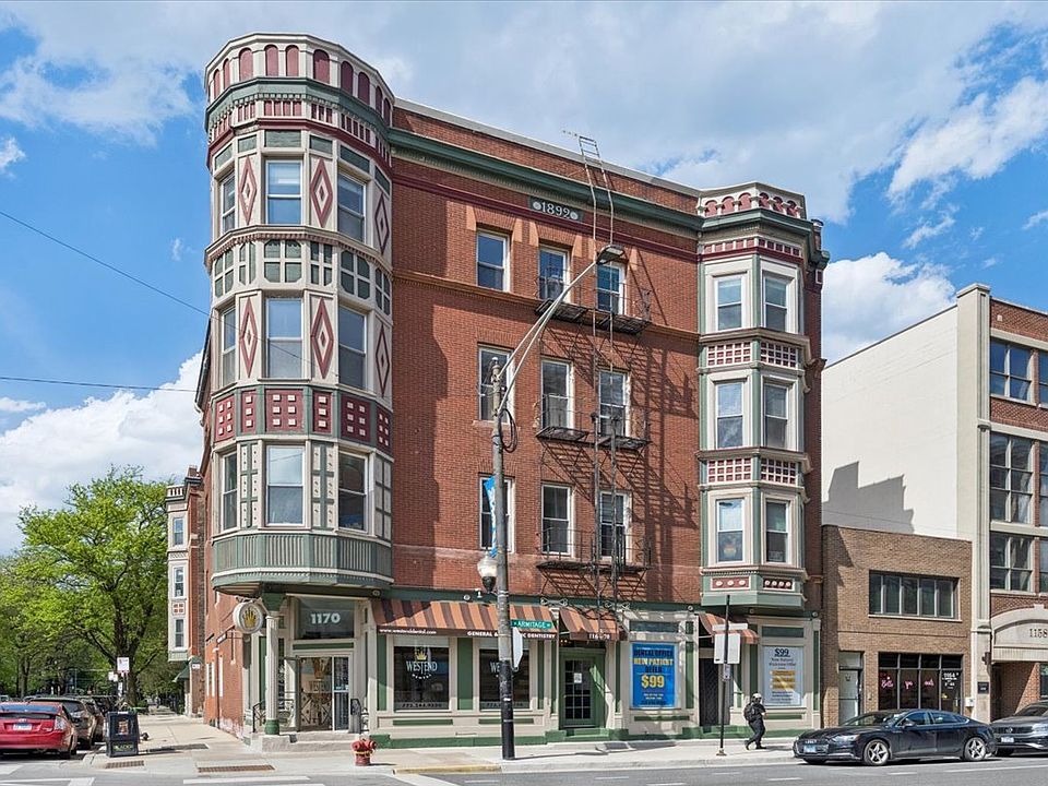 1st image of 1170 W Armitage Ave APT 3w