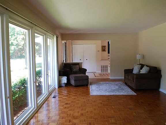 2nd image of 5224 Whispering Oak Ln