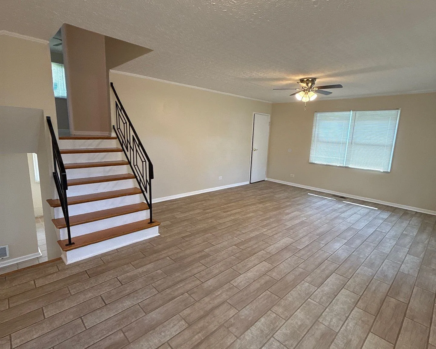 3 bed, 1088 sqft, $2,400 — Photo 4
