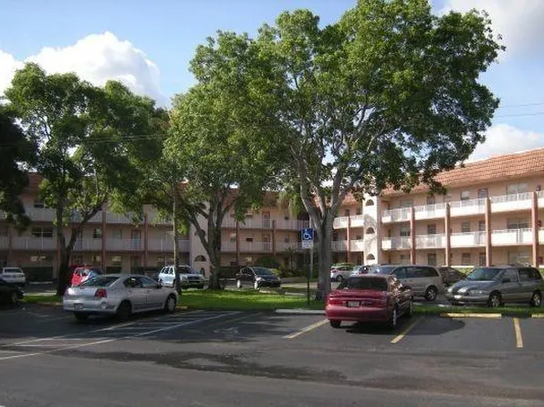 8861 Sunrise Lakes Boulevard #305, Sunrise, FL 33322